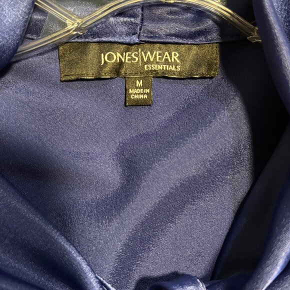 Jones Wear Essentials - Picture 3 of 3